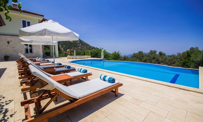 Islamlar House | Beautiful 5 Bedroom Villa with Very Private and Heated Pool, Distant Sea Views