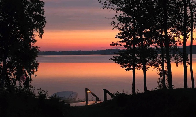 Tomahawk House | Beautiful 6 bedroom 3 bath lake front home with view of Lake Nokomis!