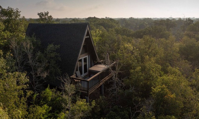 New Braunfels Cabin | Beautiful A-Frame with Private Deck w/Upgraded Jacuzzi and Incredible View!