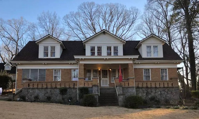 Atlanta House | Beautiful American Classic Home in Adams Park
