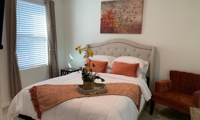Loughman House | beautiful and comfortable queen room