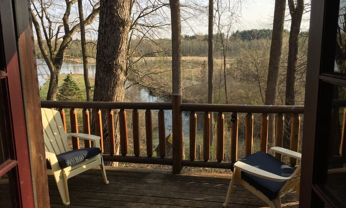 Brooklyn House | Beautiful and Cozy Cottage on Sweezey Lake! Four season fun minutes from M.I.S!