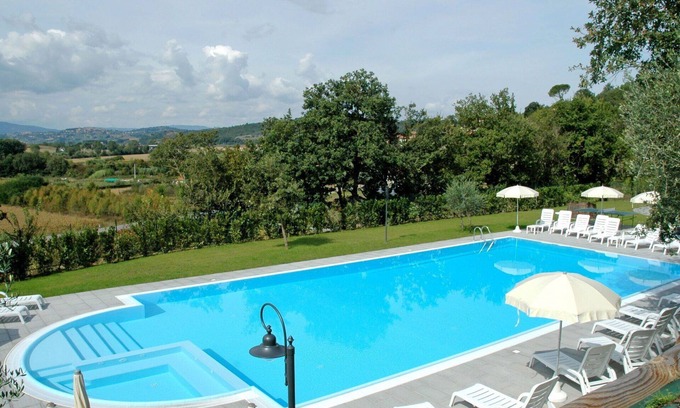 Popoltaio-Schiacciato Villa | Beautiful apartment in villa for 8 people with A/C, pool, WIFI, TV and patio
