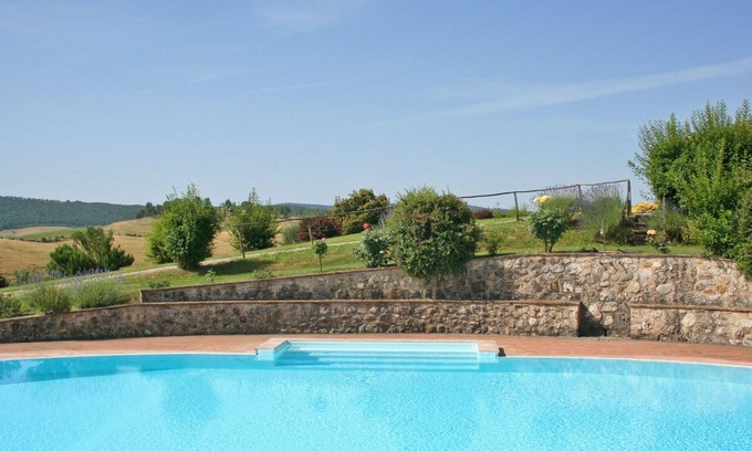 Monteroni d'Arbia Apartment | Beautiful apartment for 5 people with WIFI, pool and panoramic view, close to Siena
