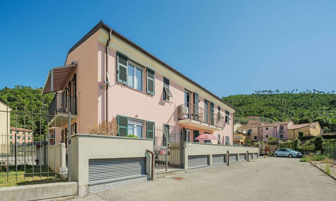 Sestri Levante Apartment | Beautiful apartment for 5 guests with WIFI, A/C, TV, patio and pets allowed