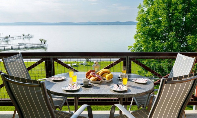 Balatonoszod Apartment | Beautiful apartment for 4 guests with WIFI, TV and balcony