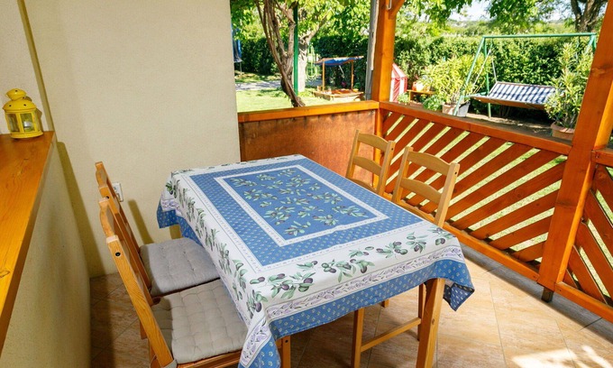 Balatonszemes Apartment | Beautiful apartment for 6 guests with WIFI, TV, patio and parking