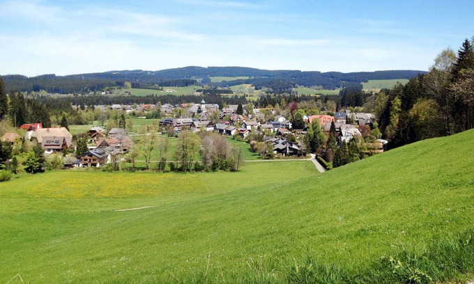 Hinterzarten Apartment | Beautiful apartment for 4 guests with WIFI, TV, terrace and parking