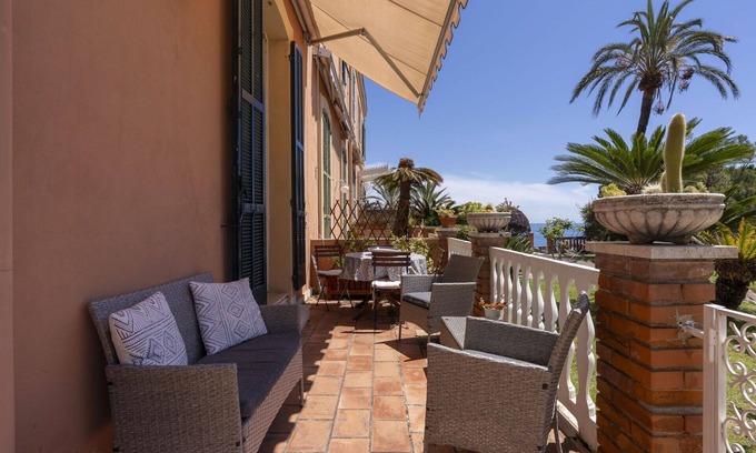 Ventimiglia Apartment | Beautiful apartment for 4 guests with pool, WIFI, TV, terrace and panoramic view