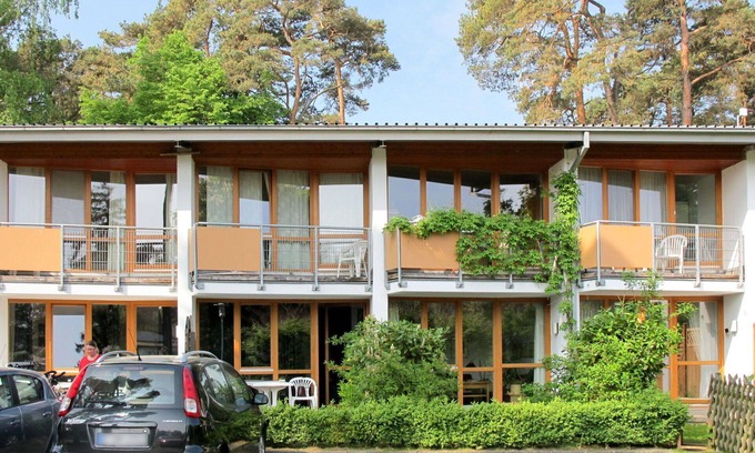 Lubmin Apartment | Beautiful apartment for 4 guests with WIFI, TV, terrace, pets allowed and parking