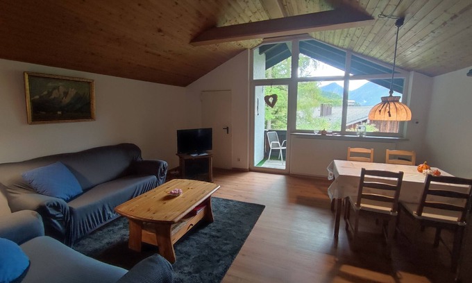 Mittenwald Apartment | beautiful apartment for 2-4 persons with beautiful mountain views and balcony