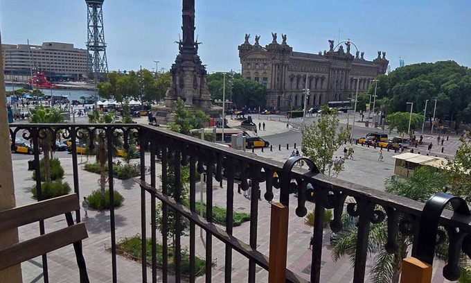 Gothic Quarter Apartment | Beautiful Apartment on Las Ramblas | Sea Views