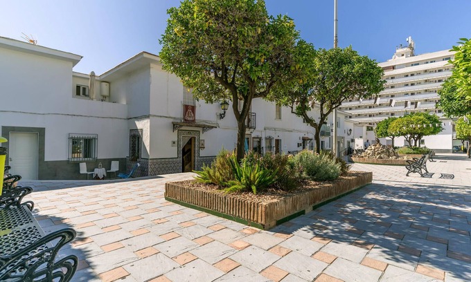 Fuengirola City Centre Apartment | Beautiful apartment in Fuengirola with WiFi