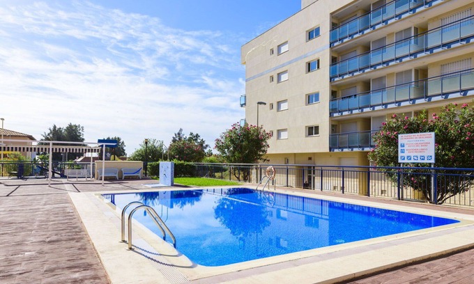 Moncofar Apartment | Beautiful apartment for 4 people with pool, TV and terrace
