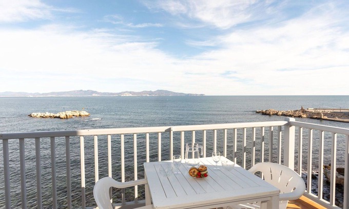 Pedrinya Apartment | Beautiful apartment for 2 guests with TV, balcony and panoramic view