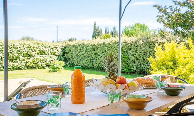 La Crau Apartment | Beautiful apartment for 6 guests with private pool, WIFI, TV and patio
