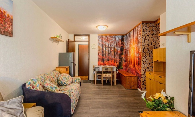 Mezzana Apartment | Beautiful apartment for 6 guests with WIFI, TV, patio and panoramic view
