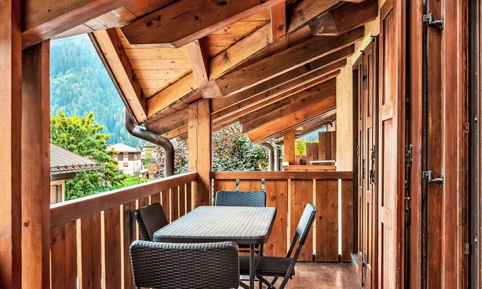 Pinzolo Apartment | Beautiful apartment for 6 people with WIFI, TV and patio