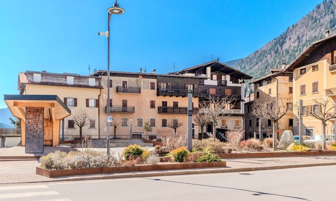 Ragoli Apartment | Beautiful apartment for 6 guests with WIFI, TV and balcony
