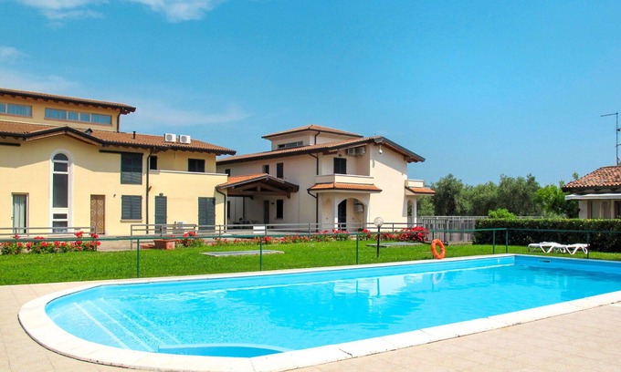 Cunettone Apartment | Beautiful apartment for 6 people with pool, WIFI, A/C, TV, patio and pets allowed