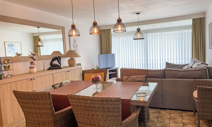 Bredene Apartment | Beautiful apartment for 4 guests with WIFI, TV, balcony and pets allowed