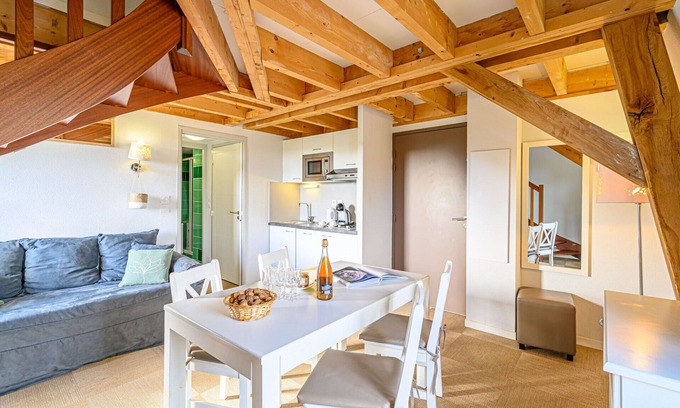 Baden Apartment | Beautiful apartment for 6 guests with pool, WIFI, TV and panoramic view