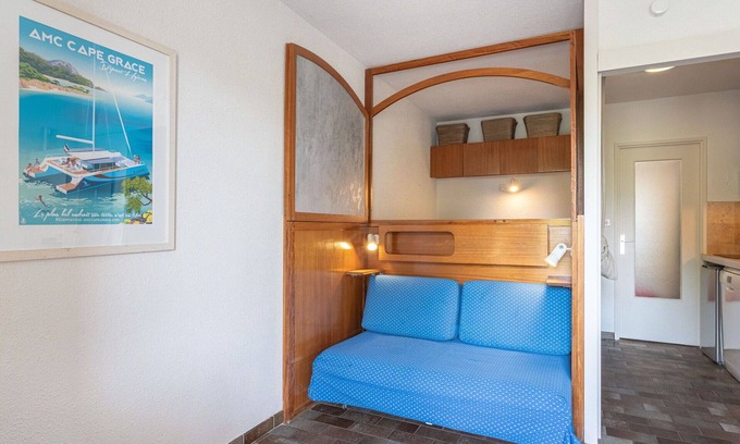 Toulon - Hyeres Apartment | Beautiful apartment for 4 people with WIFI, TV, terrace, pets allowed and panoramic view