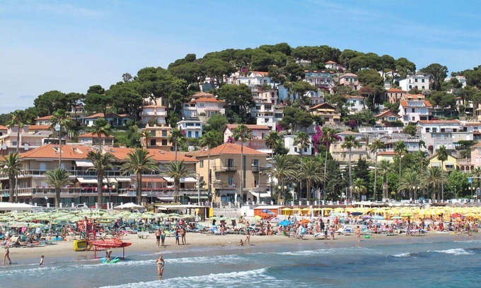 Marina di Andora Apartment | Beautiful apartment for 4 guests with WIFI, A/C and TV