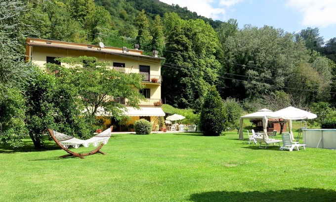 Casoli Apartment | Beautiful apartment for 6 guests with WIFI, pool, hot tub, TV and patio