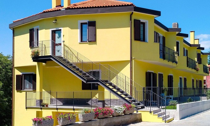 Savona Apartment | Beautiful apartment for 6 people with WIFI, TV, patio, pets allowed and panoramic view