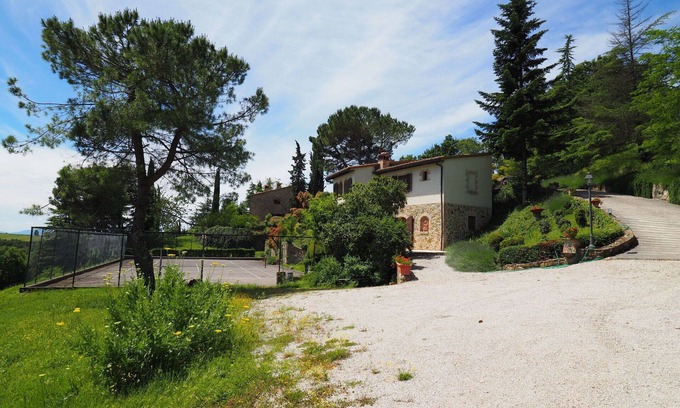 San Gimignano Apartment | Beautiful apartment for 6 guests with WIFI, pool and panoramic view, close to San Gimignano