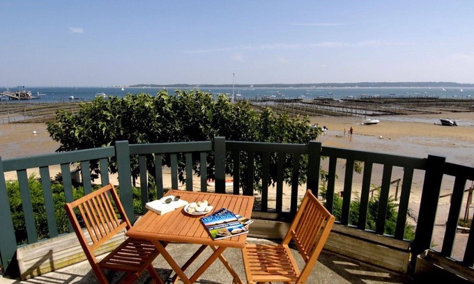 Cap-Ferret Apartment | Beautiful apartment for 4 people with TV, terrace and pets allowed