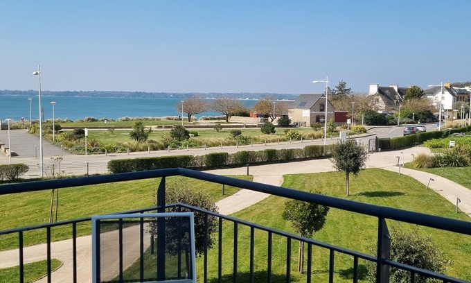 Concarneau Apartment | Beautiful apartment with sea view 50m from the sea with heated communal pool - Thalasso