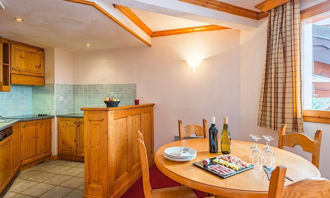 Plagne Soleil Apartment | Beautiful apartment for 4 guests with pool, WIFI, TV, terrace and pets allowed