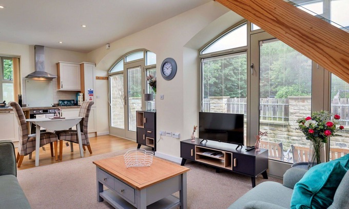 Thornton Dale Apartment | Beautiful apartment for 2 guests with WIFI, terrace, pets allowed and parking