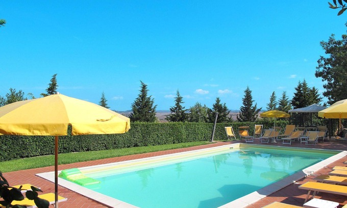 Lajatico Villa | Beautiful apartment in villa for 4 guests with pool, WIFI, TV and patio