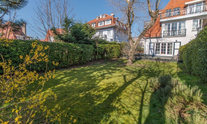 De Haan Villa | Beautiful apartment in villa for 6 people with WIFI, TV, terrace and pets allowed