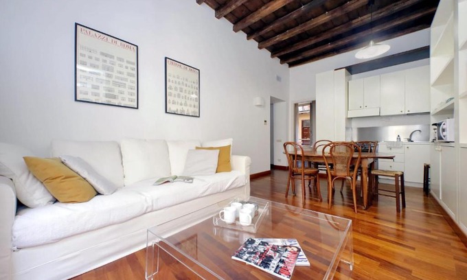 Rione VII Regola Apartment | Beautiful Apartment in Campo de Fiori