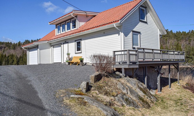 Songe Apartment | Beautiful apartment in Risør with WiFi