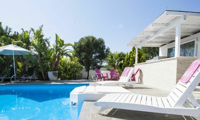 Pizzo Villa | Beautiful apartment in villa for 9 people with A/C, WIFI, pool, TV, patio and pets allowed