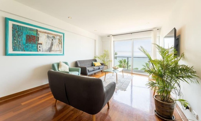 Santa Cruz Apartment | Beautiful apartment with an incredible ocean view