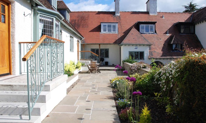 Newport-On-Tay House | Beautiful Arts and Crafts style cottage near St Andrews, Fife