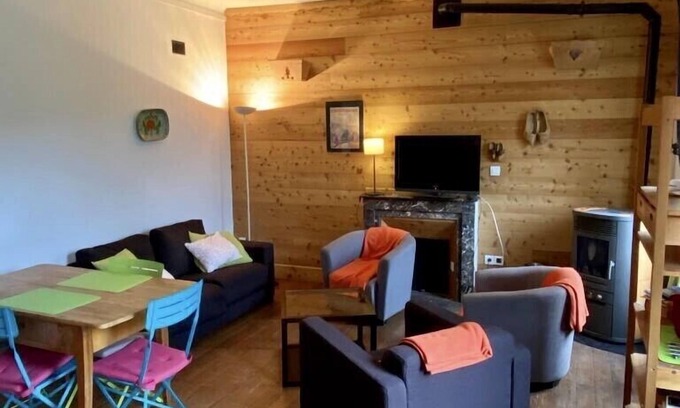 Barcelonnette Apartment | Beautiful Barcelonette studio, beautiful view of the mountains