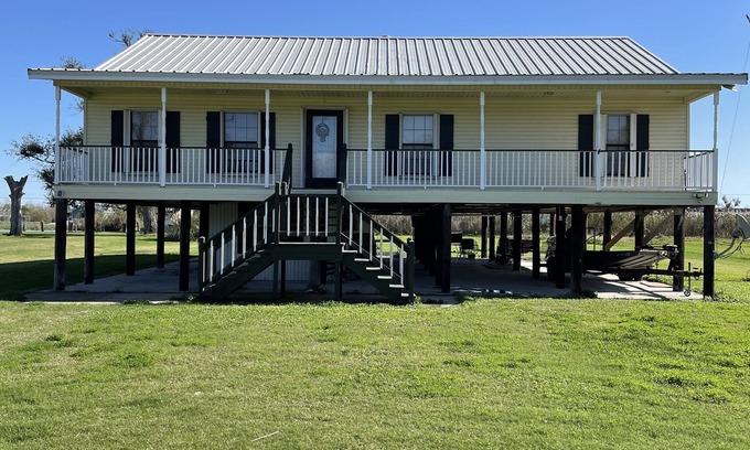 Dulac House | Beautiful Bayouside