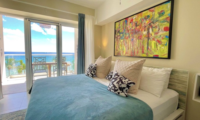 Quisqueya Apartment | Beautiful Beach Front Studio