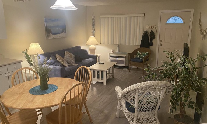 North End Condo | *Beautiful Beach Condo With Pool At Santa Barbara South*