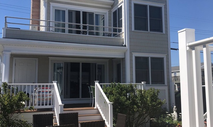 Wells Beach House | Beautiful Beachfront Home on Wells Beach