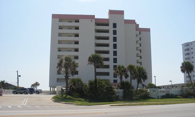Seawinds Condo Condo | Beautiful Beachside Condo in Ormond-by-the-Sea