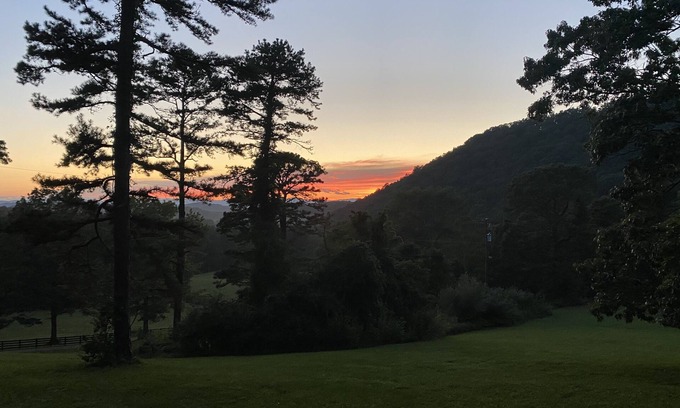 Buchanan Apartment | Beautiful Blue Ridge Guest House- Appalachian Trail