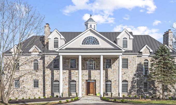 Bluemont House | Beautiful Bluemont Estate